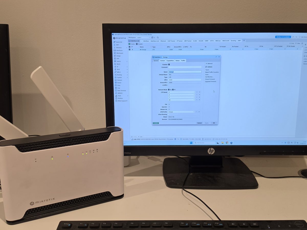 Routeur 4G MikroTik configuré via WinBox lors d'une intervention d'urgence